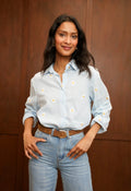 Chemise bleue à pâquerettes